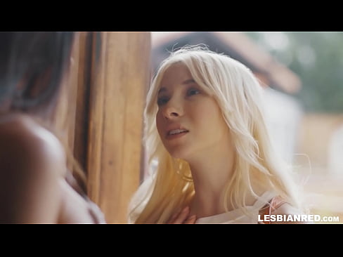 ❤️ La noia torna a casa uns mesos després i s'acaba menjant el cony de la seva madrastra ☑ Vídeo anal a nosaltres ﹏