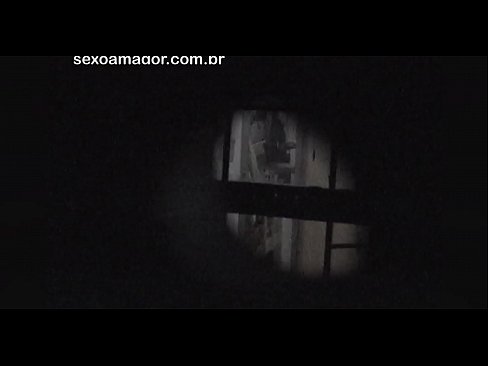 ❤️ Blondie és gravada en secret per un voyeur del barri amagat darrere de maons buits ☑ Vídeo anal a nosaltres ﹏